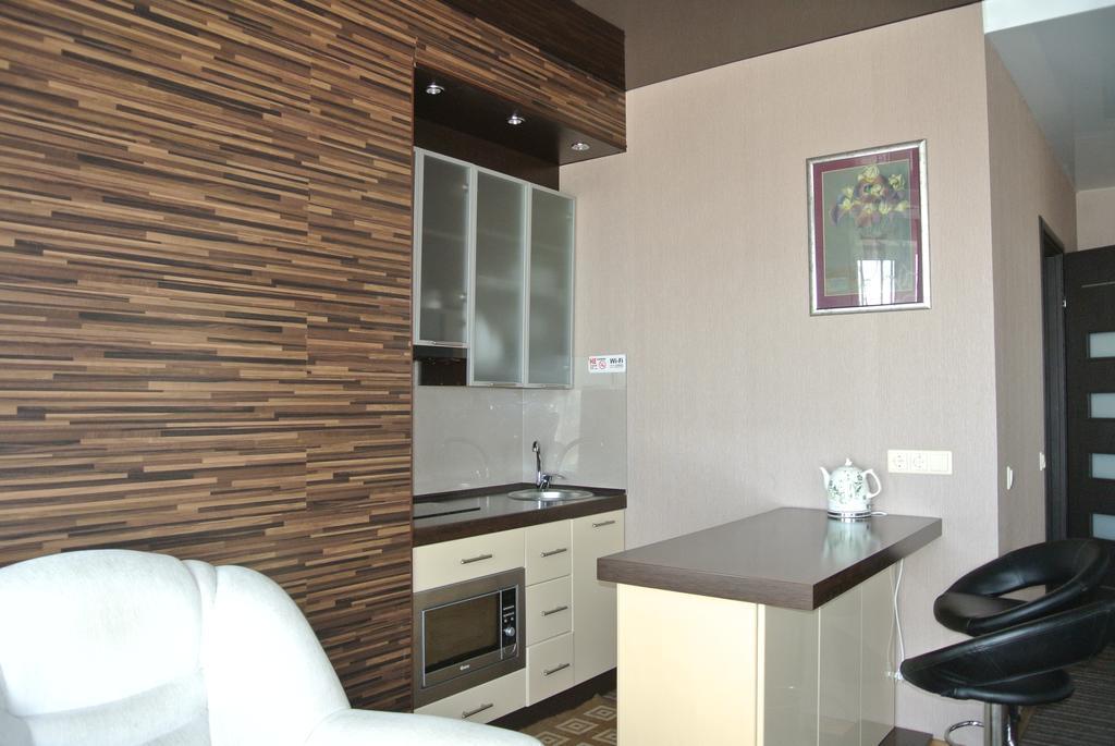 Panoramic View Apartment Poznyaky Kiev Esterno foto