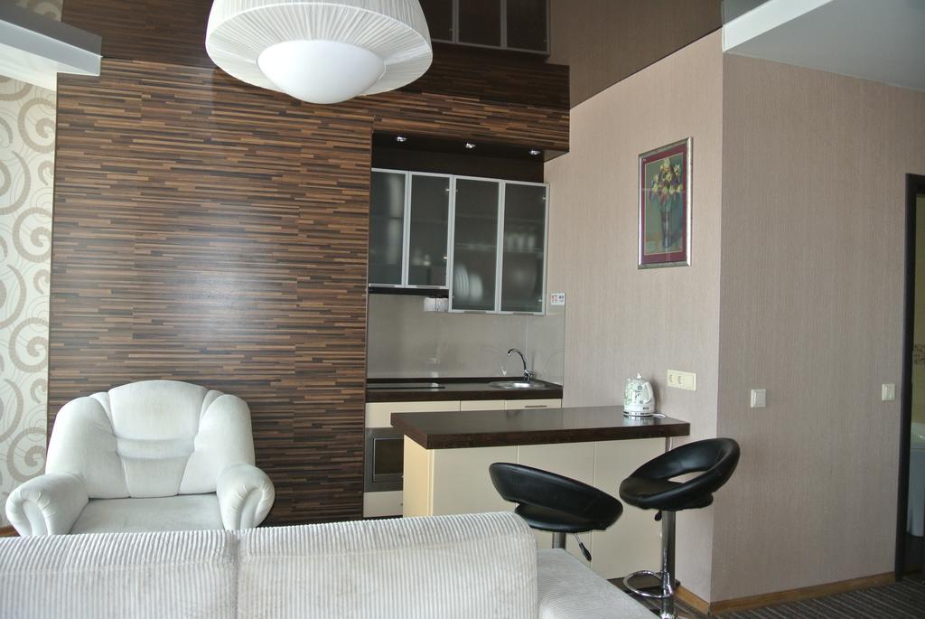Panoramic View Apartment Poznyaky Kiev Esterno foto